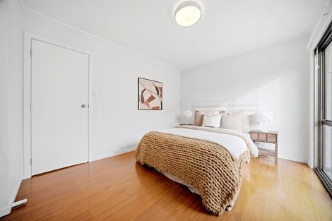 Photo of property in 2/327 Bucklands Beach Road, Bucklands Beach, Auckland, 2012