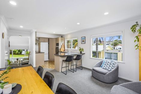 Photo of property in 78 Rosario Crescent, Red Beach, 0932