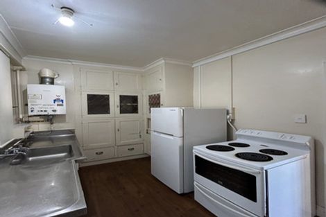 Photo of property in Elms Court Flats, 5/367 The Terrace, Te Aro, Wellington, 6011