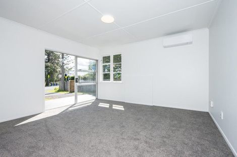 Photo of property in 1/494 Swanson Road, Ranui, Auckland, 0612
