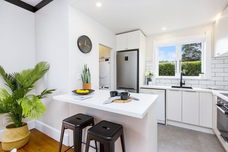 Photo of property in 8 Leighton Avenue, Waiwhetu, Lower Hutt, 5010