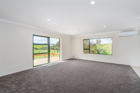 Photo of property in 94 Oaia Road, Muriwai, Waimauku, 0881