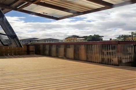 Photo of property in 15 Grande Vue Road, Papatoetoe, Auckland, 2025