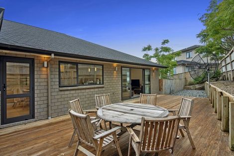 Photo of property in 31 Kilkelly Avenue, Pinehill, Auckland, 0632