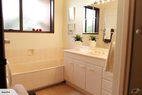 Photo of property in 28 Tyndale Place, Ilam, Christchurch, 8041