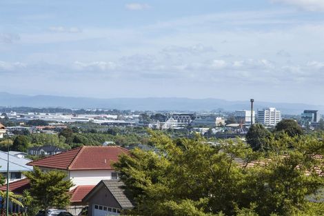 Photo of property in 23 The Enclave, Totara Heights, Auckland, 2105