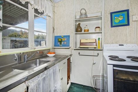 Photo of property in 94 George Street, Hikurangi, 0114