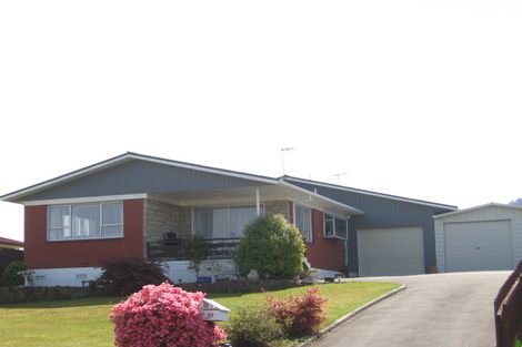 Photo of property in 25 Tawavale Street, Pukehangi, Rotorua, 3015