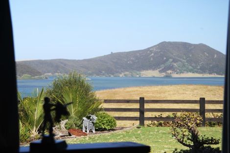 Photo of property in 2 Harrys Lane, Pukenui, 0484