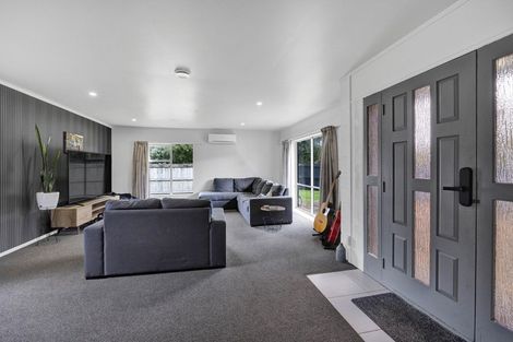 Photo of property in 4 Douglas Street, Hawera, 4610