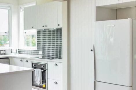 Photo of property in 66 County Road, Torbay, Auckland, 0630