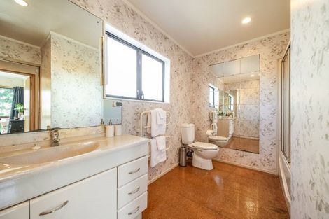 Photo of property in 31 Seaforth Avenue, Mangere Bridge, Auckland, 2022