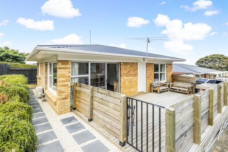 Photo of property in 1/9 Brunton Place, Glenfield, Auckland, 0629