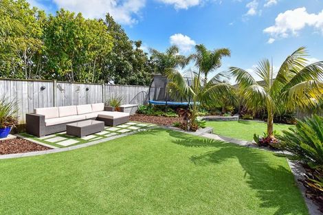 Photo of property in 17 Turnberry Drive, Wattle Downs, Auckland, 2103