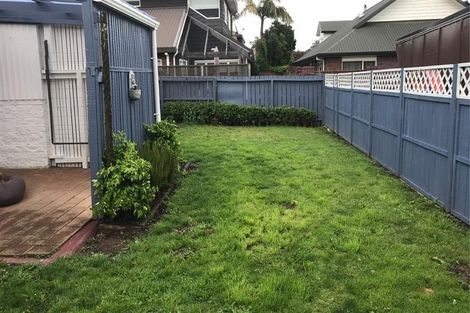 Photo of property in 2/23 Beach Road, Pahurehure, Papakura, 2113