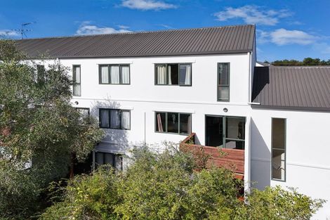 Photo of property in Lynn Park Terrace, 7/12 Ambrico Place, New Lynn, Auckland, 0600