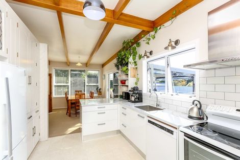 Photo of property in 41 Nevada Drive, Merrilands, New Plymouth, 4312