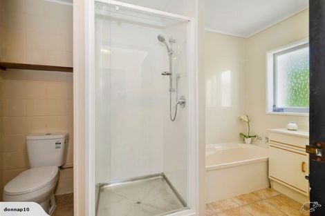 Photo of property in 2/10 Park Estate Road, Rosehill, Papakura, 2113