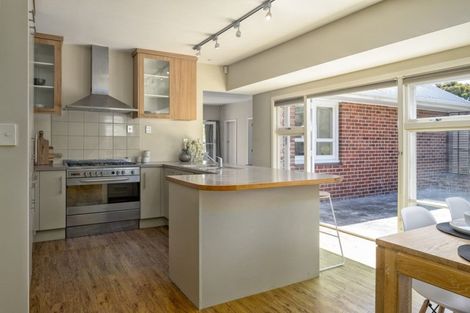 Photo of property in 92 Palatine Terrace, Saint Martins, Christchurch, 8022