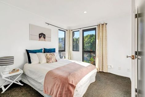 Photo of property in 2/4 Puaha Street, Takapuwahia, Porirua, 5022