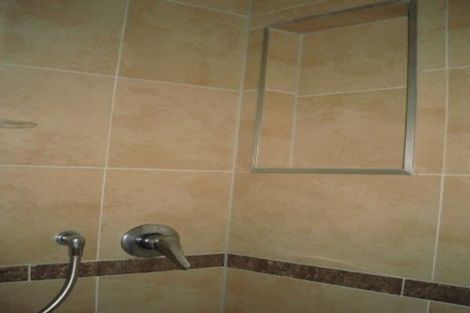 Photo of property in 2/43 Shakespeare Road, Milford, Auckland, 0620