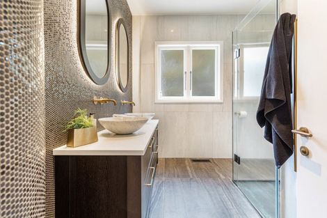 Photo of property in 1/27 Summer Street, Stanley Point, Auckland, 0624