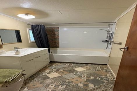 Photo of property in 2a Selwyn Road, Havelock North, 4130