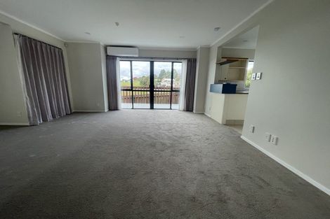 Photo of property in 3/485 Don Buck Road, Massey, Auckland, 0614