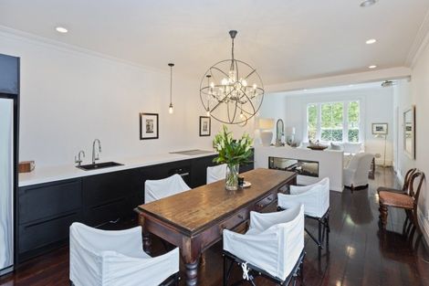 Photo of property in 26 Cranmer Square, Christchurch Central, Christchurch, 8013