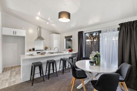 Photo of property in 102a Randwick Road, Moera, Lower Hutt, 5010