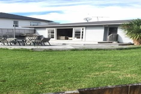 Photo of property in 13 Rewarewa Road, Te Atatu Peninsula, Auckland, 0610