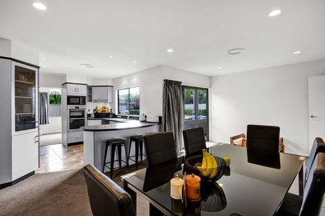 Photo of property in 3 Beech Place, Hawera, 4610