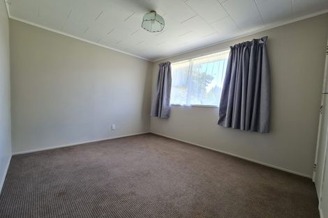 Photo of property in 3 Pukeroa Place, Papakura, 2110