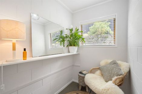 Photo of property in 11 William Hadlow Place, Hatfields Beach, Orewa, 0931