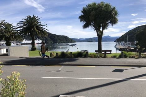 Photo of property in 11-19 Wellington Street, Picton, 7220