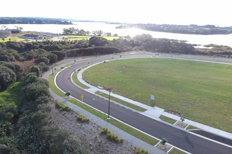 Photo of property in 28 Omahuru Road, Glenbrook, 2681