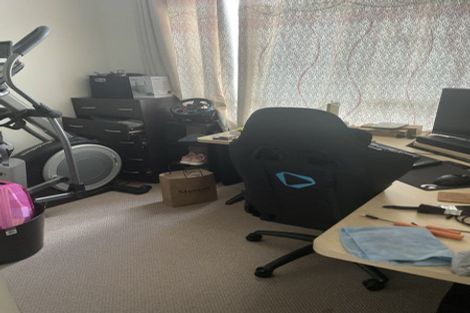 Photo of property in 18 Lorikeet Place, Unsworth Heights, Auckland, 0632