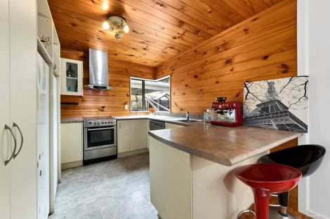 Photo of property in 1/10 Thomas Rea Place, Te Atatu South, Auckland, 0610