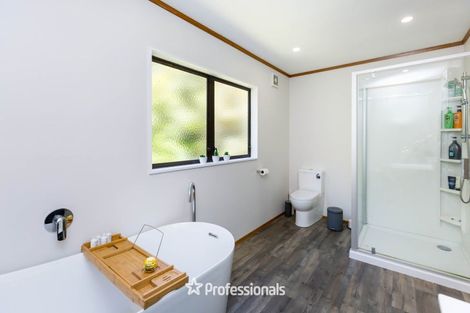 Photo of property in 8 King Charles Drive, Kingsley Heights, Upper Hutt, 5018