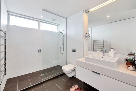 Photo of property in 1462 Whangaparaoa Road, Army Bay, Whangaparaoa, 0930