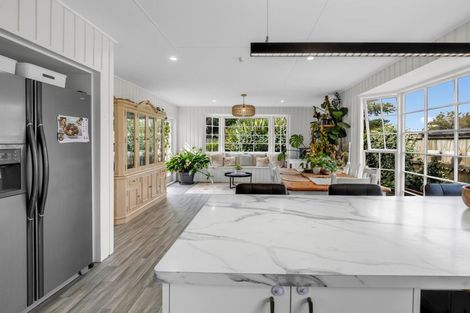 Photo of property in 40 Clifton Terrace, Fitzherbert, Palmerston North, 4410