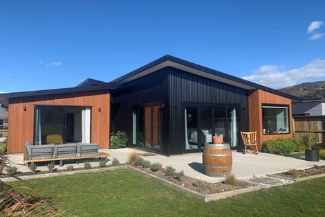 Photo of property in Luggate Park, 2 Cooper Crescent, Luggate, Wanaka, 9383