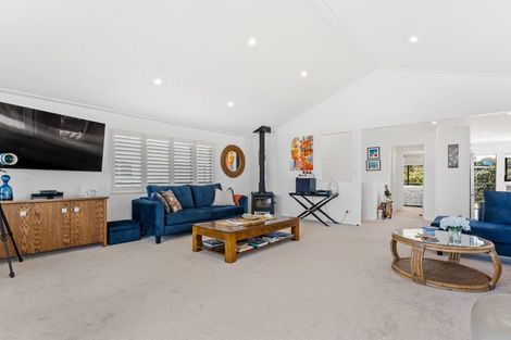 Photo of property in 11 Barrier View Road, Leigh, 0985