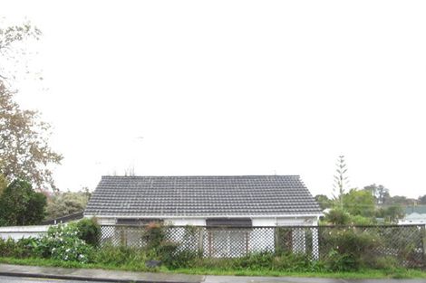 Photo of property in 2/70 Selwyn Road, Cockle Bay, Auckland, 2014