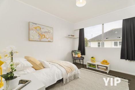 Photo of property in 12 Bloomsbury Grove, Newlands, Wellington, 6037