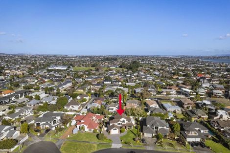 Photo of property in 23 Gillard Place, Eastern Beach, Auckland, 2012