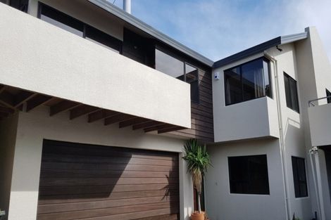 Photo of property in 1/9 Kiteroa Terrace, Rothesay Bay, Auckland, 0630