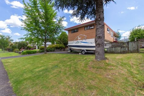 Photo of property in 33 Tawavale Street, Pukehangi, Rotorua, 3015