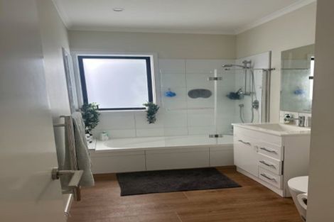 Photo of property in 392a Cambridge Terrace, Naenae, Lower Hutt, 5011