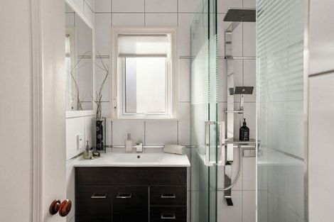 Photo of property in 16 Hinewa Road, Otumoetai, Tauranga, 3110